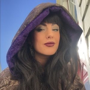 Meet your Posher, Jeannine